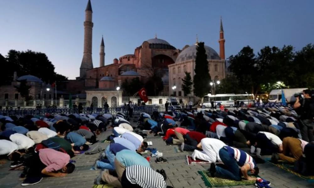 Προκλητικός ο τουρκικός τύπος: Αυτό είναι το πρόγραμμα για την πρώτη προσευχή στο "τζαμί Αγία Σοφία"